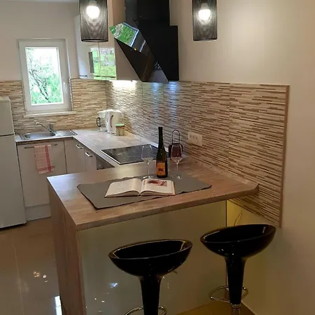 Marica Mit Balkon Und Herrlichem Meerblick By Interhome Apartmán Supetarska Draga