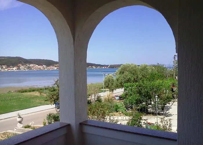 Marica Mit Balkon Und Herrlichem Meerblick By Interhome Apartament Supetarska Draga