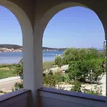 Marica Mit Balkon Und Herrlichem Meerblick By Interhome شقة سوبيتارسكا دراغا